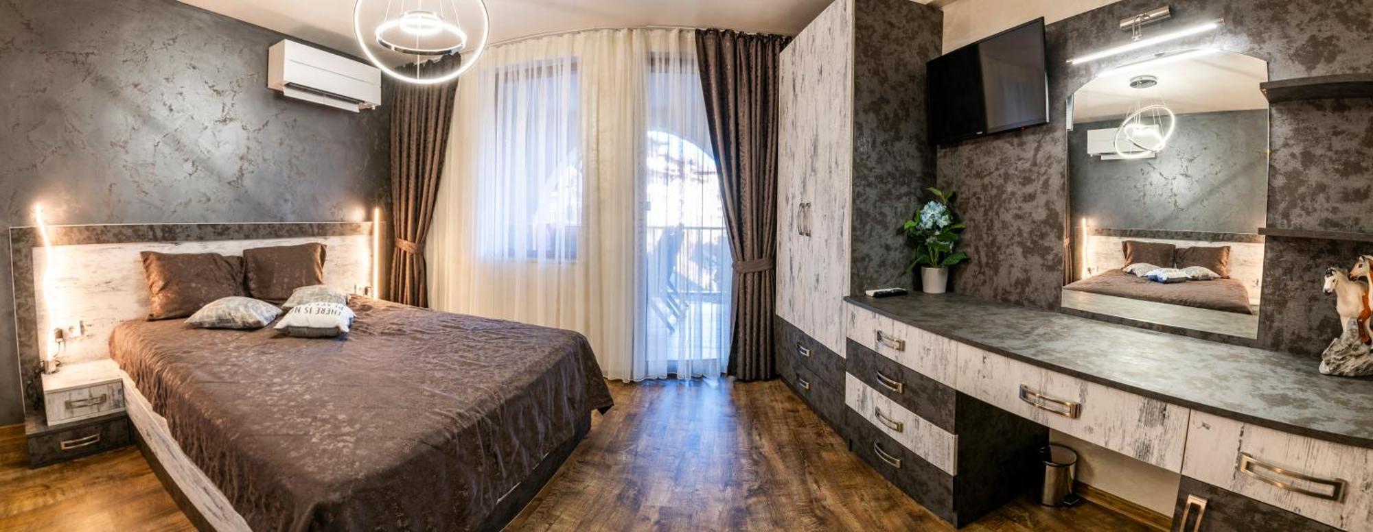 Luxe Apartment Grand Monastery In パンポロボ エクステリア 写真