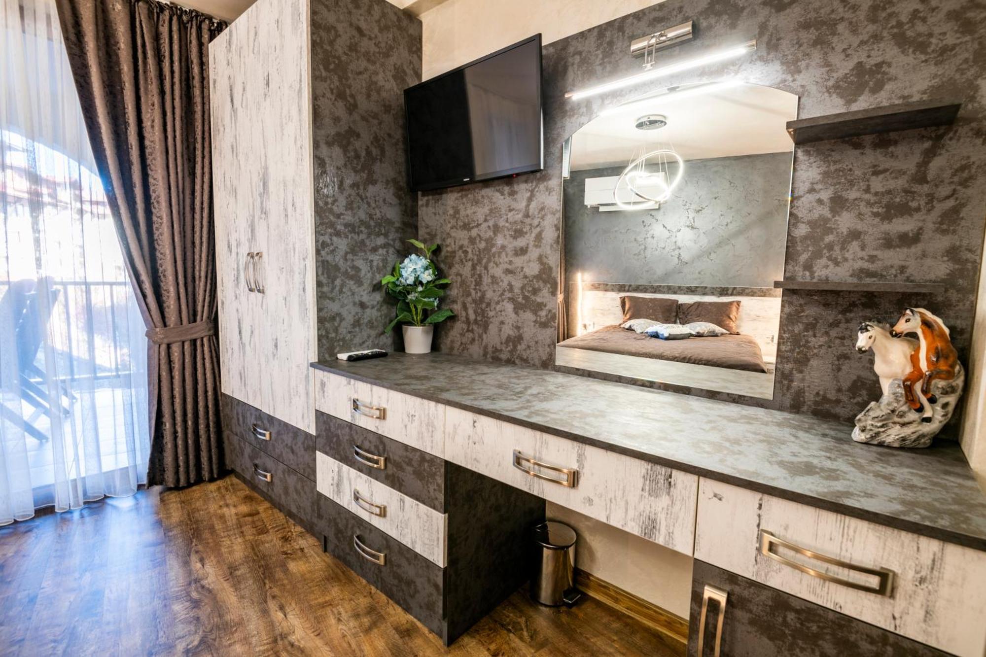 Luxe Apartment Grand Monastery In パンポロボ エクステリア 写真