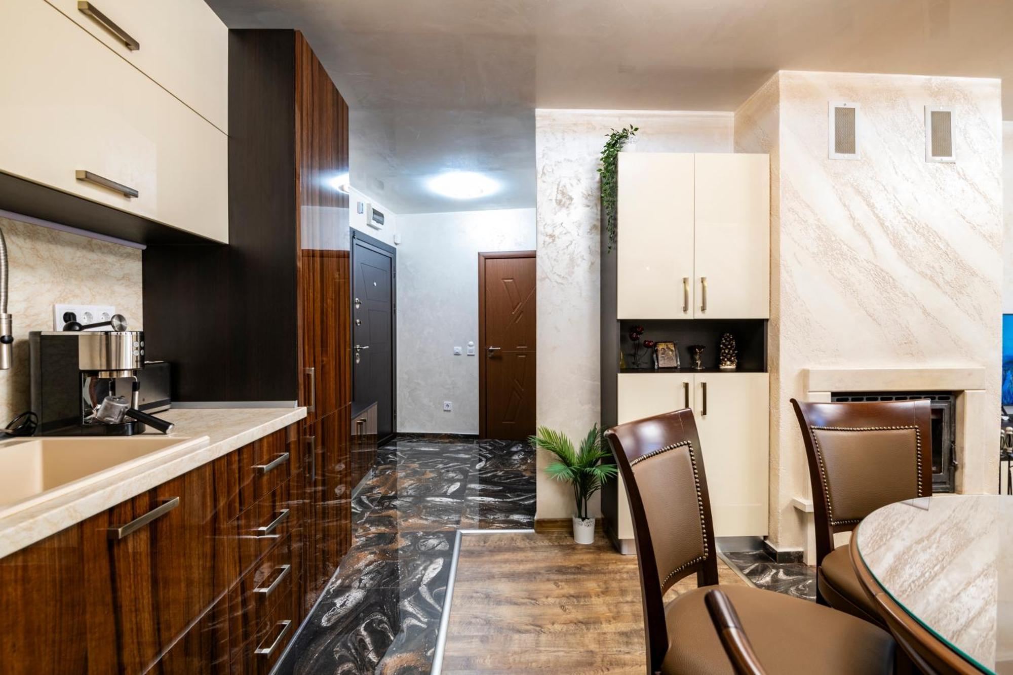 Luxe Apartment Grand Monastery In パンポロボ エクステリア 写真