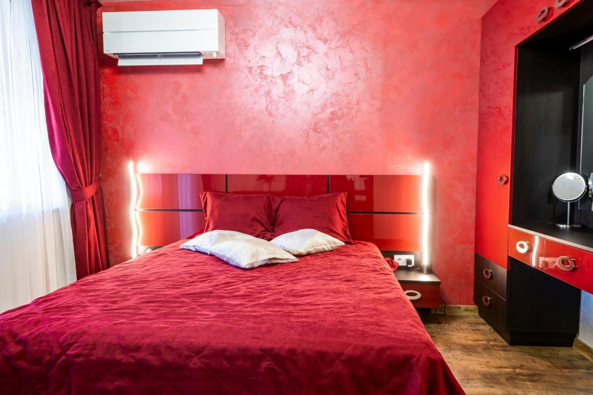 Luxe Apartment Grand Monastery In パンポロボ エクステリア 写真