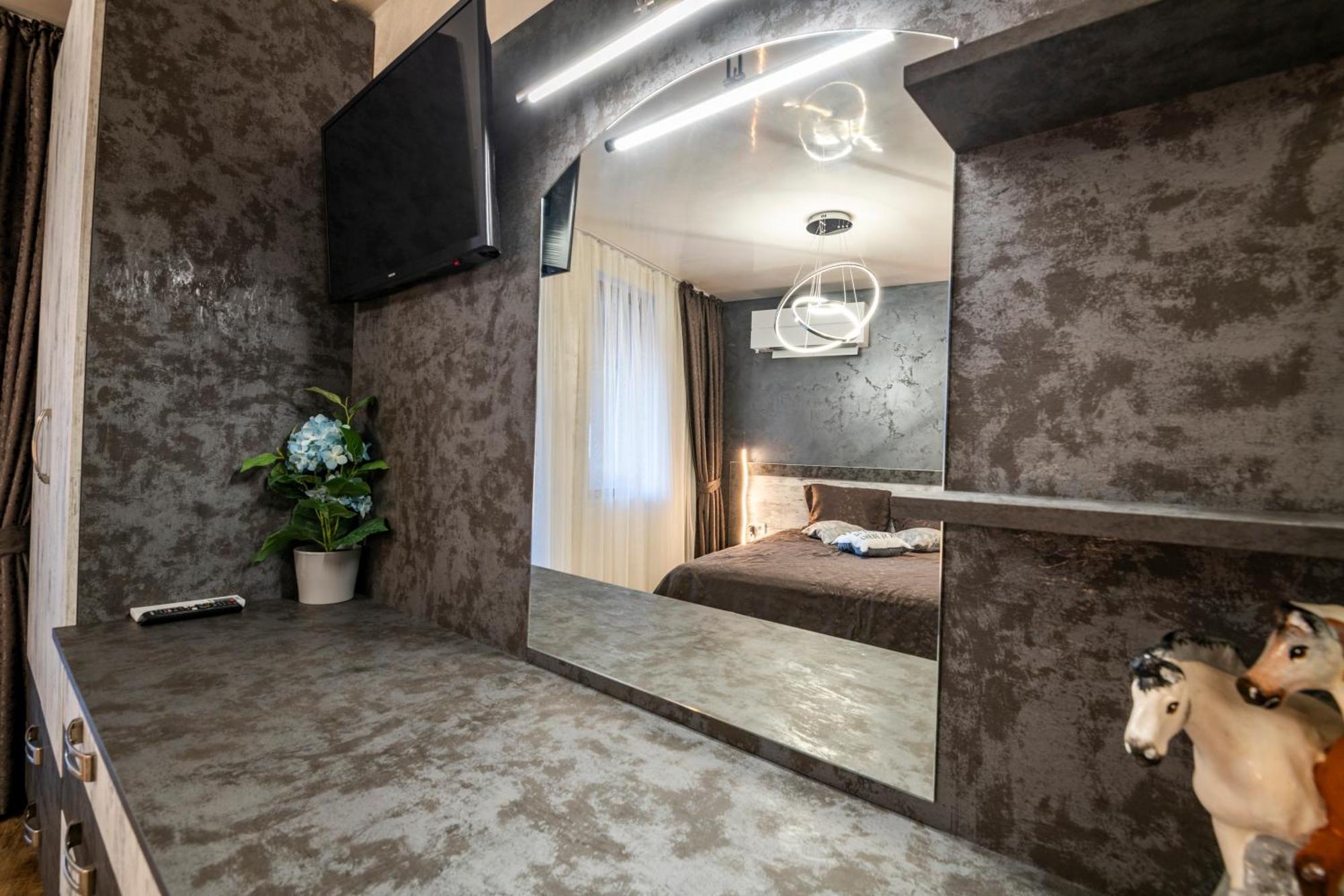 Luxe Apartment Grand Monastery In パンポロボ エクステリア 写真