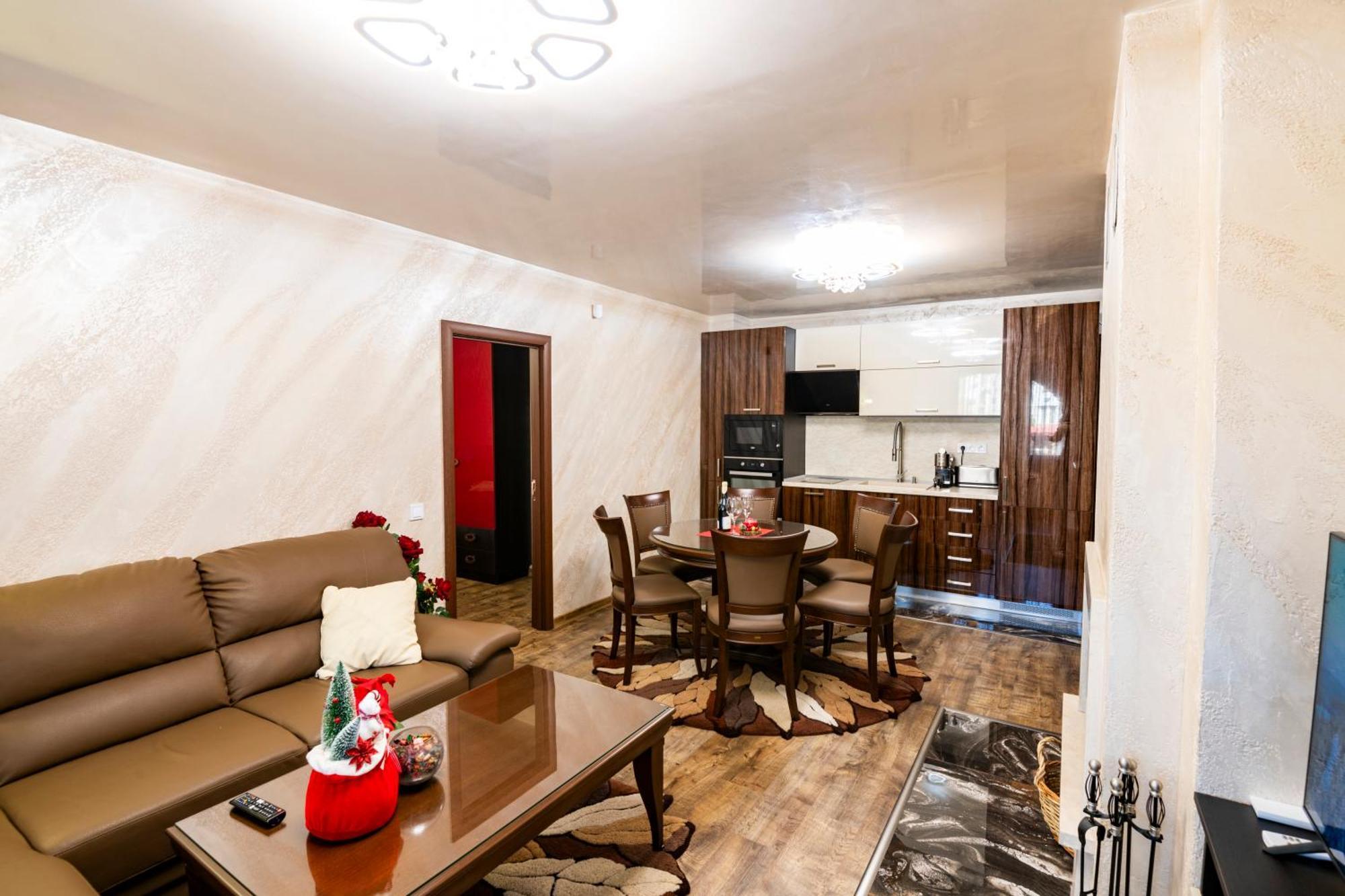 Luxe Apartment Grand Monastery In パンポロボ エクステリア 写真
